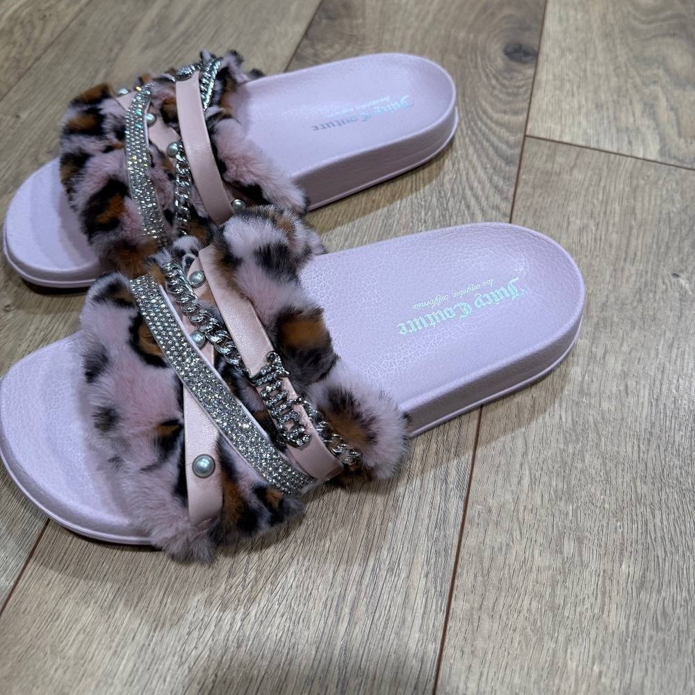 Juicy Couture Pink fur Leopard & Rhinestone Slides-Size 7-Adorable!